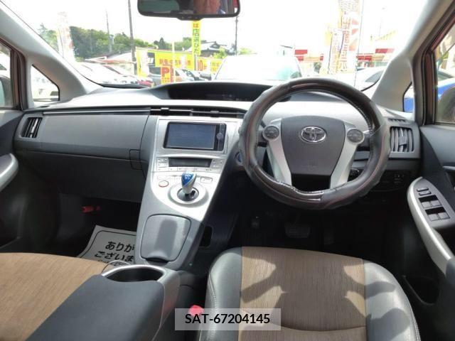 Toyota PRIUS 2013-06 282364-2
