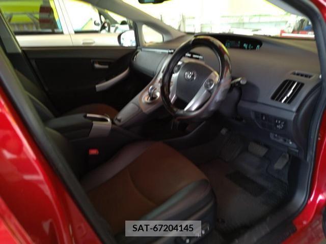 Toyota PRIUS 2013-06 282364-20