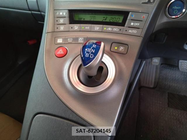Toyota PRIUS 2013-06 282364-14