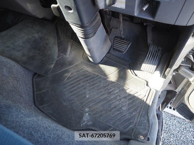 Mitsubishi CANTER 2012-06 264414-19