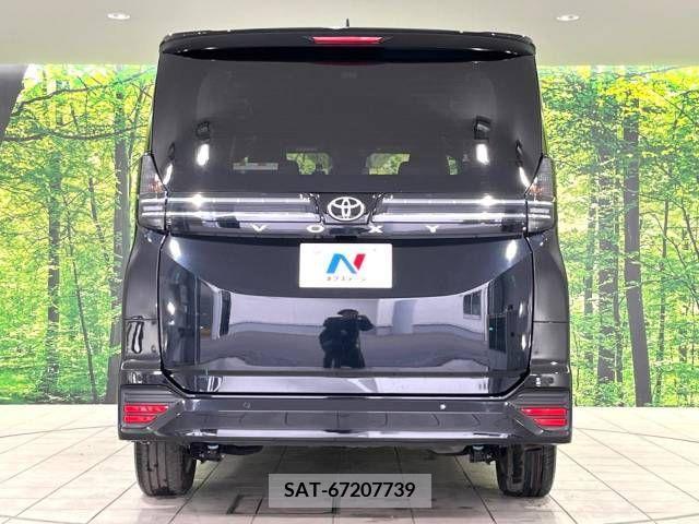 Toyota VOXY 2023-10 313619-15