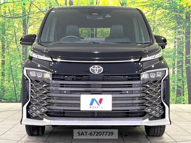 Toyota VOXY 2023-10 313619-14