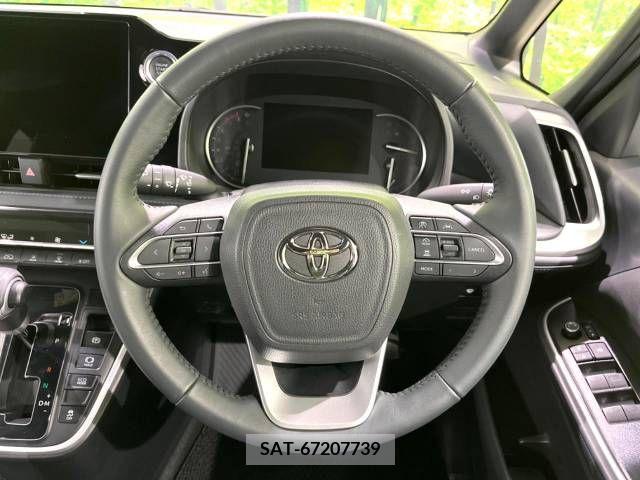 Toyota VOXY 2023-10 313619-11