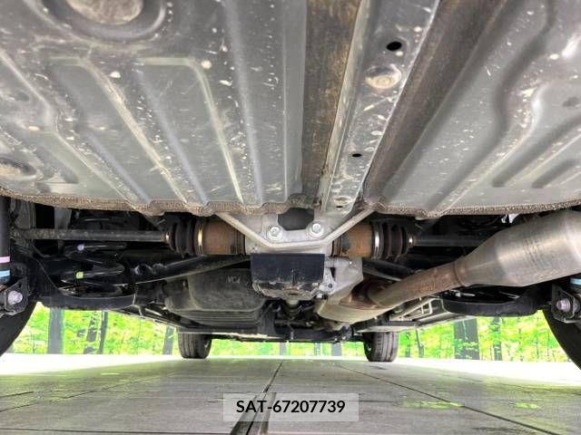 Toyota VOXY 2023-10 313619-19