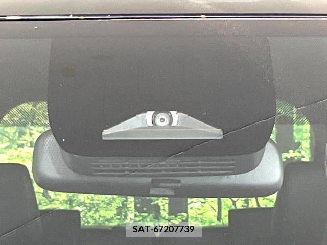 Toyota VOXY 2023-10 313619-2