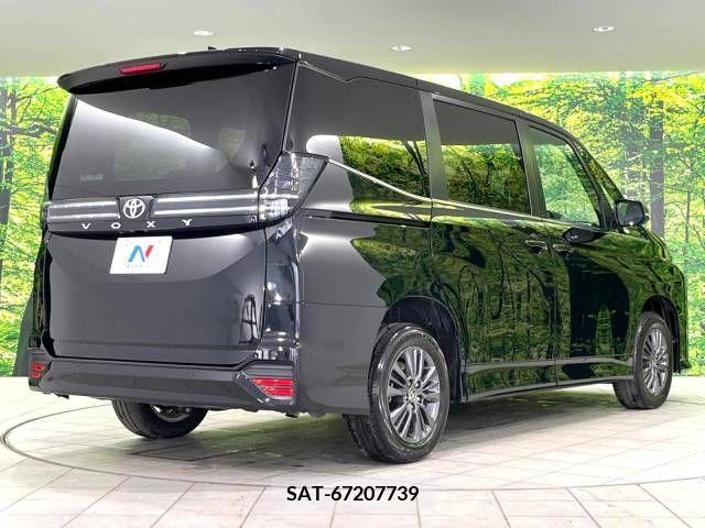 Toyota VOXY 2023-10 313619-17