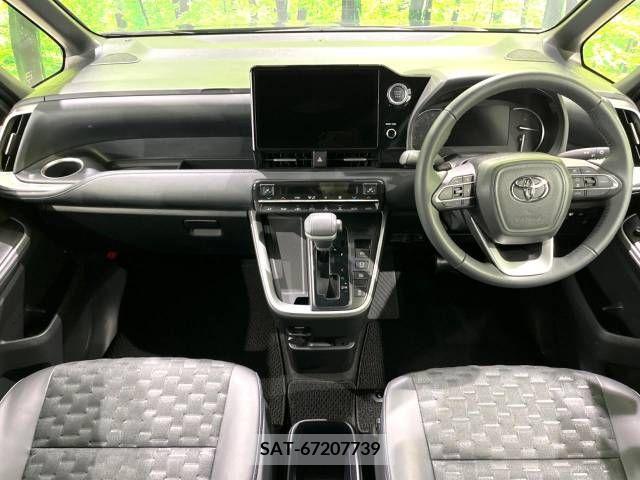 Toyota VOXY 2023-10 313619-1