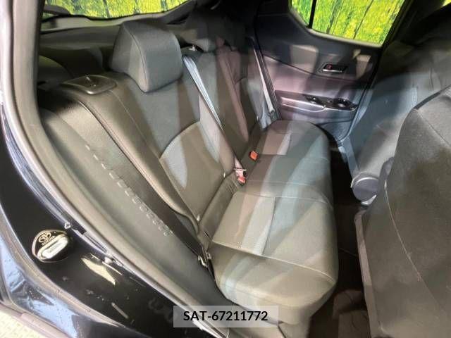 Toyota C-HR 2017-06 264584-9