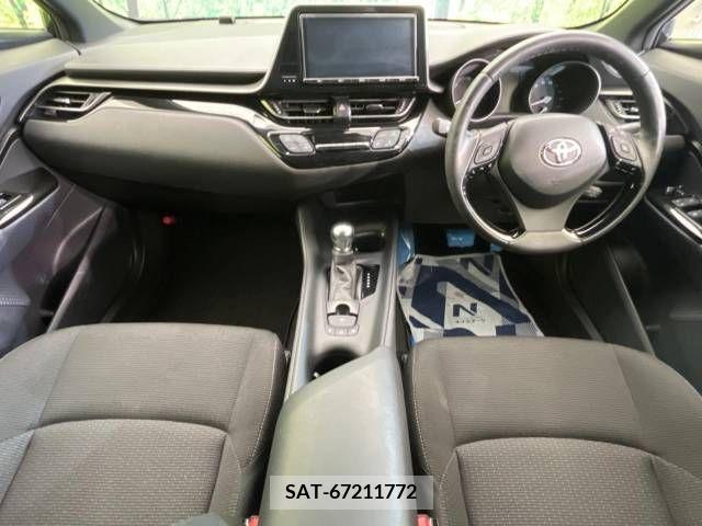 Toyota C-HR 2017-06 264584-1