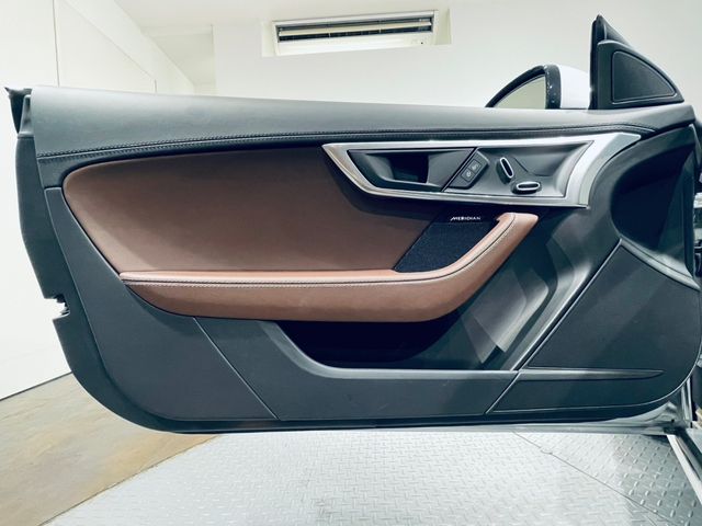 Jaguar F-TYPE 2020-12 8021-21