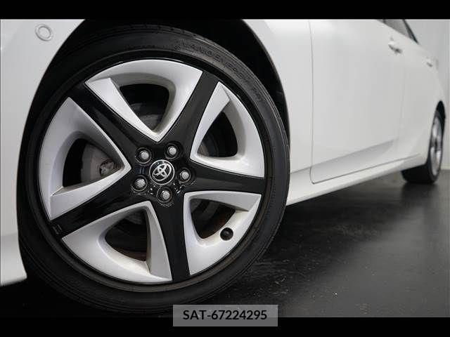 Toyota PRIUS 2017-01 255596-3