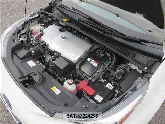 Toyota PRIUS 2017-01 255596-19