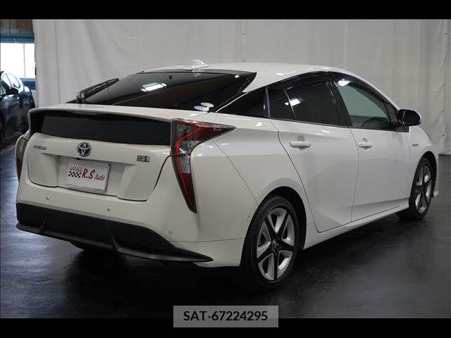 Toyota PRIUS 2017-01 255596-8