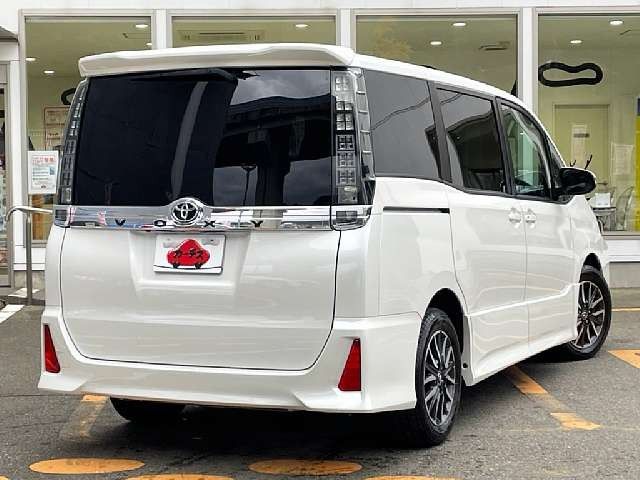 Toyota VOXY 2014-02 28887-2