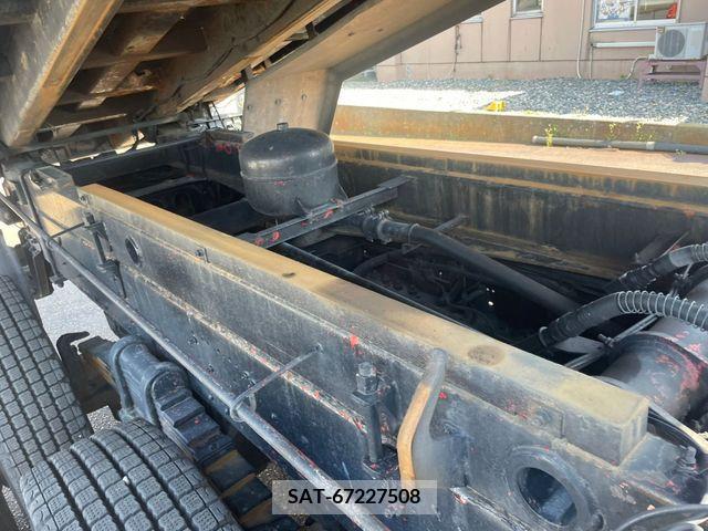 Isuzu GIGA 2001-01 270772-11