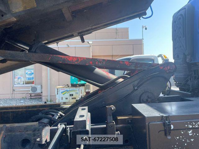 Isuzu GIGA 2001-01 270772-13