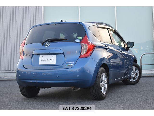 Nissan NOTE 2015-05 215522-1