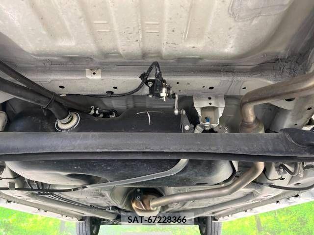 Suzuki SPACIA 2019-03 383330-19