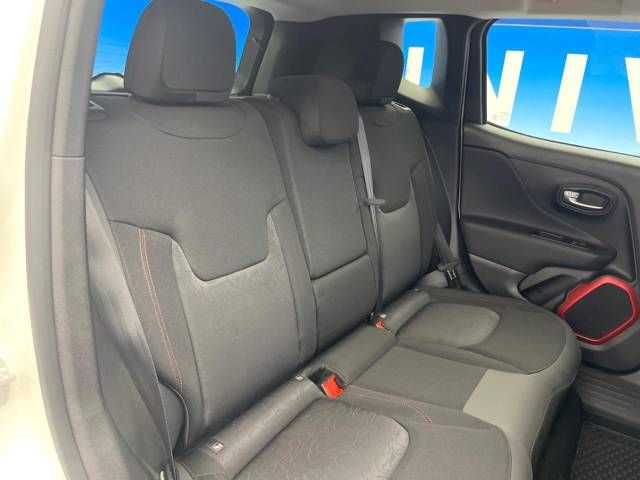 Jeep RENEGADE 2019-06 23157-9