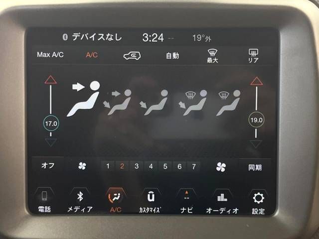 Jeep RENEGADE 2019-06 23157-6