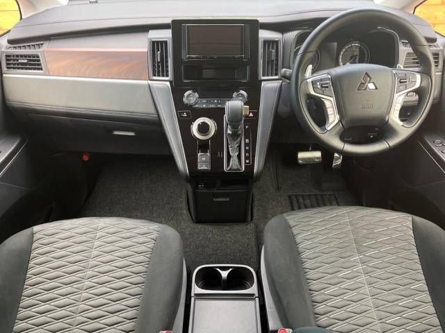 Mitsubishi DELICA D5 2023-05 182492-1