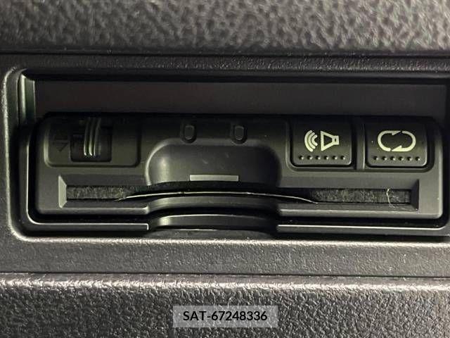 Nissan JUKE 2014-02 313924-4