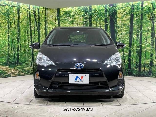 Toyota AQUA 2013-04 313977-12