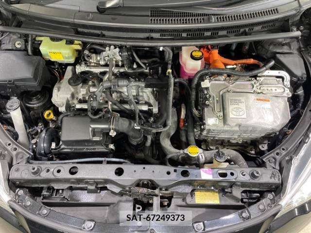 Toyota AQUA 2013-04 313977-18