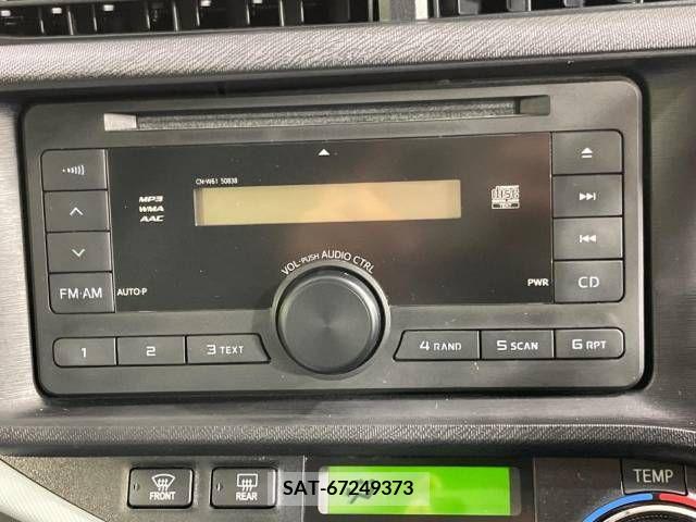 Toyota AQUA 2013-04 313977-3