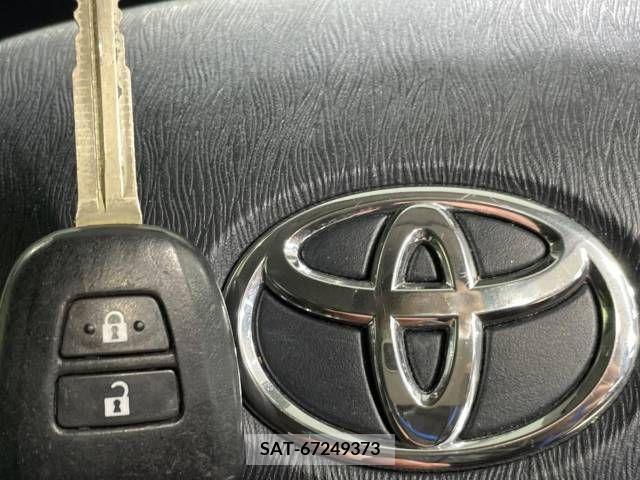 Toyota AQUA 2013-04 313977-5