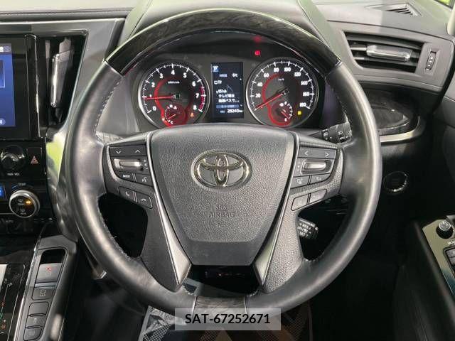 Toyota ALPHARD 2021-10 215804-12