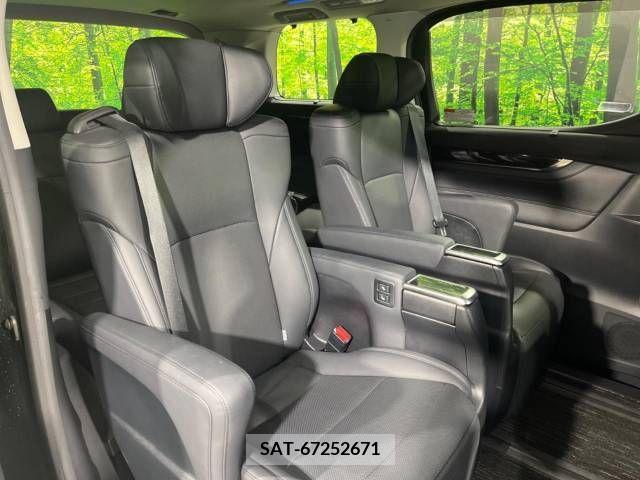 Toyota ALPHARD 2021-10 215804-9