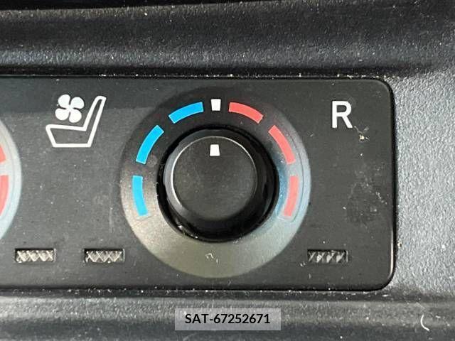 Toyota ALPHARD 2021-10 215804-6
