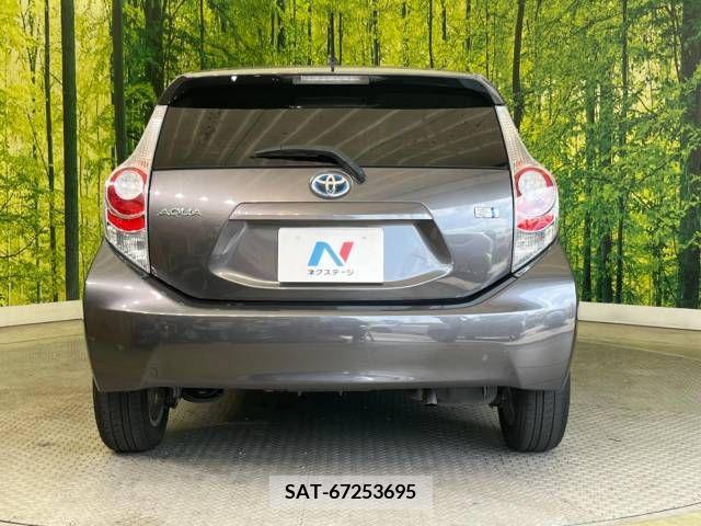 Toyota AQUA 2014-05 342085-15