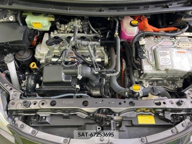 Toyota AQUA 2014-05 342085-18