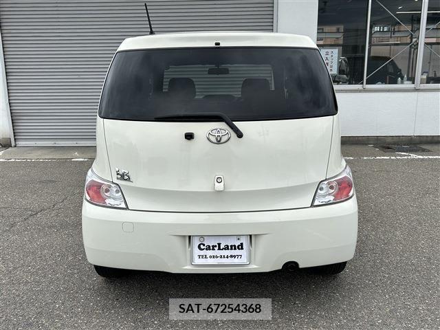 Toyota BB 2011-12 262004-6
