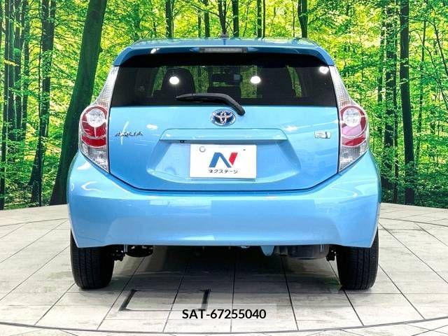 Toyota AQUA 2012-10 313940-15