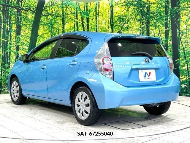 Toyota AQUA 2012-10 313940-17
