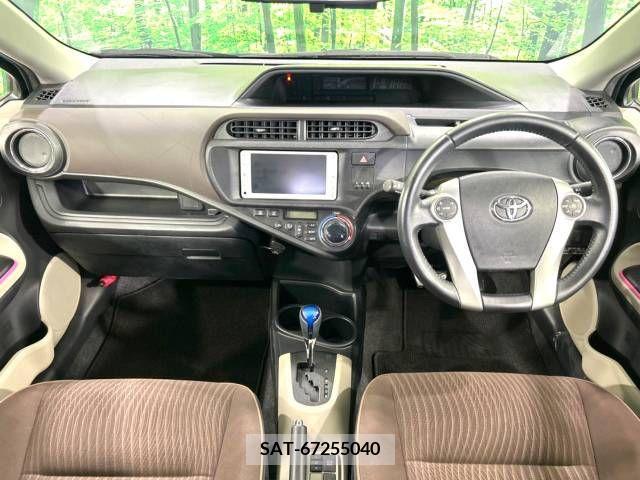 Toyota AQUA 2012-10 313940-1