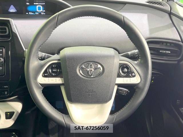 Toyota PRIUS 2018-08 237758-11