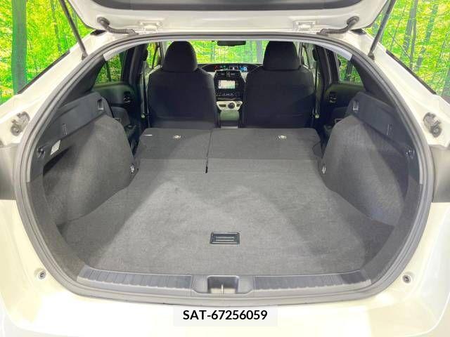 Toyota PRIUS 2018-08 237758-10