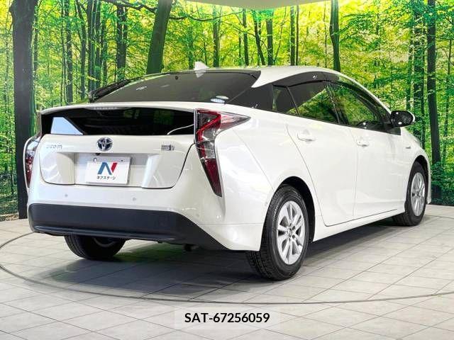 Toyota PRIUS 2018-08 237758-17