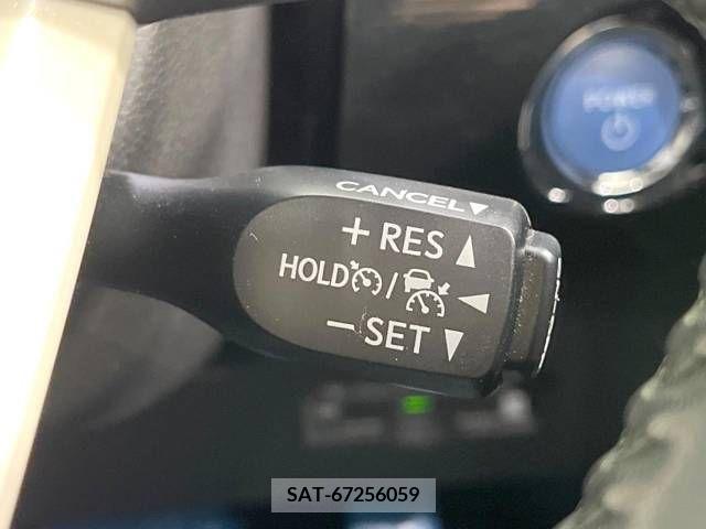 Toyota PRIUS 2018-08 237758-4