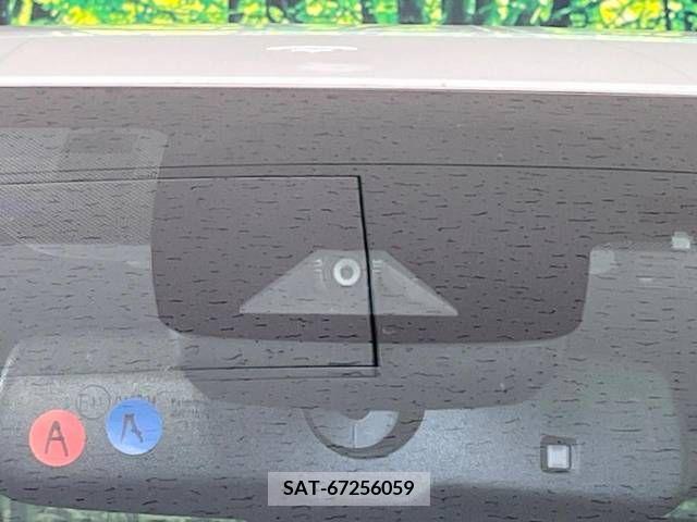 Toyota PRIUS 2018-08 237758-3