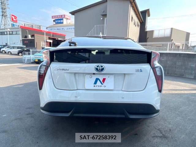 Toyota PRIUS 2017-06 322391-17