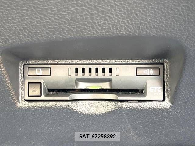 Toyota PRIUS 2017-06 322391-8