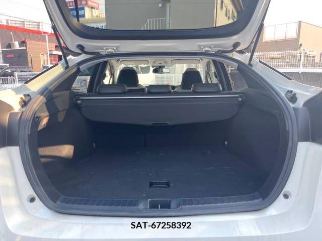 Toyota PRIUS 2017-06 322391-12