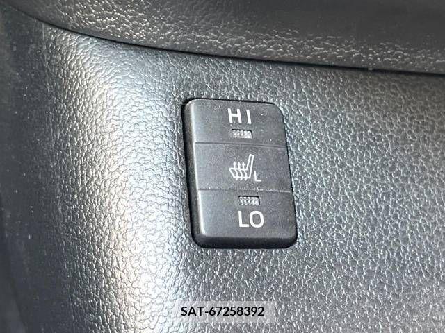 Toyota PRIUS 2017-06 322391-6