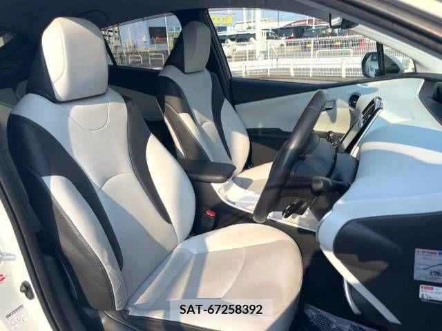Toyota PRIUS 2017-06 322391-10