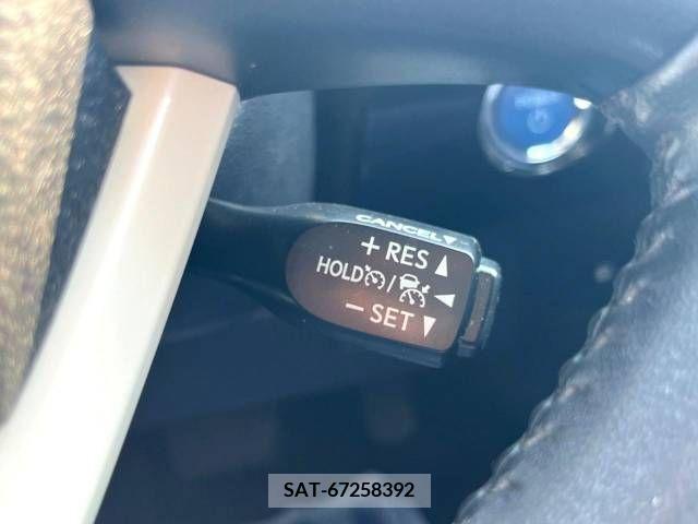 Toyota PRIUS 2017-06 322391-5